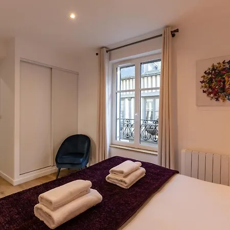 Apartman Romantic Day - Luxury Flat - Historic Centre !